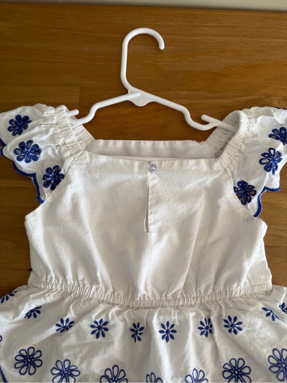 White & Blue Embroidered Ruffle Kids Dress Size 4T - Picture 6 of 8